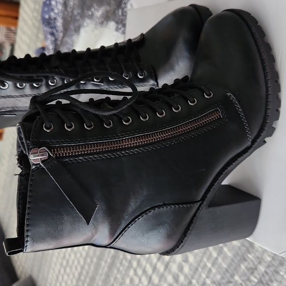 Boots - Picture 2 of 8